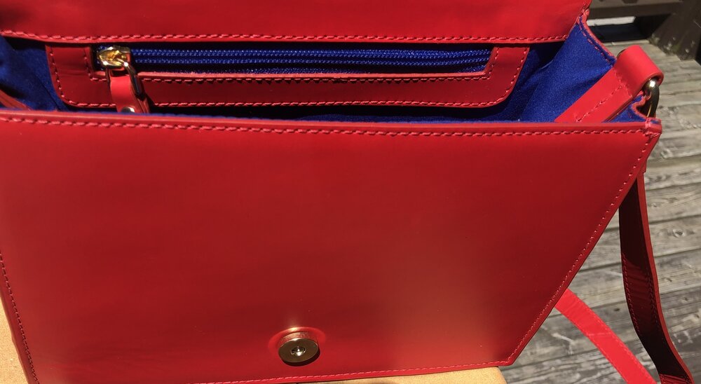 dr LIZA shoulder bag | RUBY RED